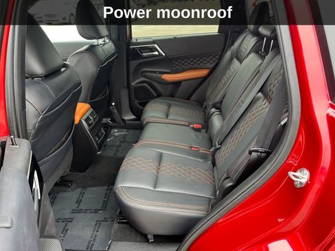 Used 2024 Mitsubishi Outlander SEL image 16