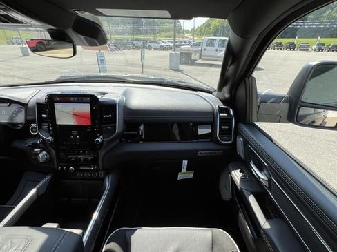 New 2025 RAM 1500 Laramie AWD/4WD image 4