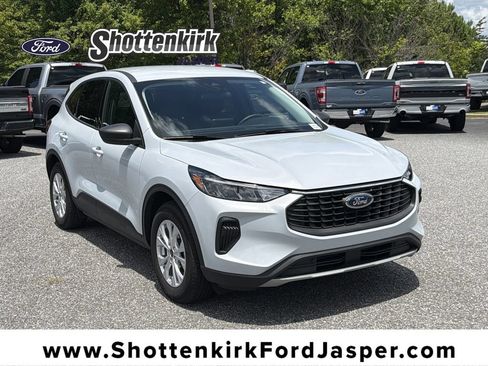 Used 2026 Ford Escape Active w/ Cold Weather Package FWD image 1