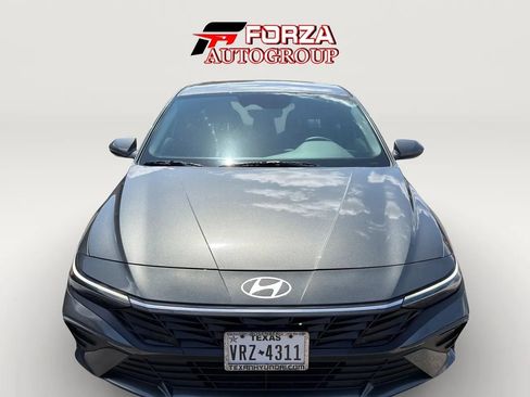 Used 2024 Hyundai Elantra SEL FWD image 2