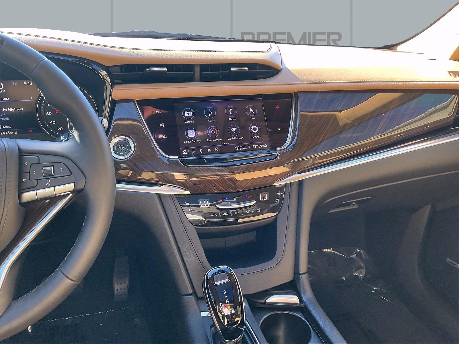 Used 2025 Cadillac XT6 Premium Luxury w/ Platinum Package FWD image 11