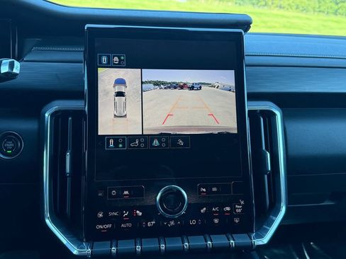 Used 2025 GMC Acadia Elevation image 21