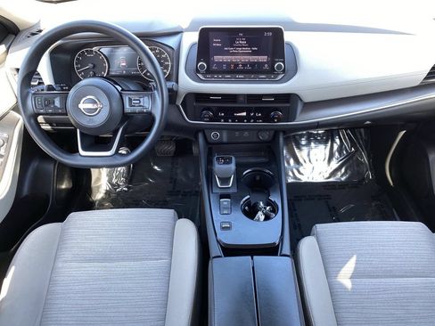 Certified 2023 Nissan Rogue SV FWD image 17