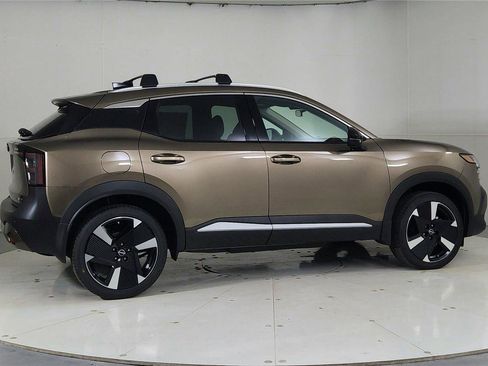 New 2026 Nissan Kicks SR w/ Illumination Package image 7