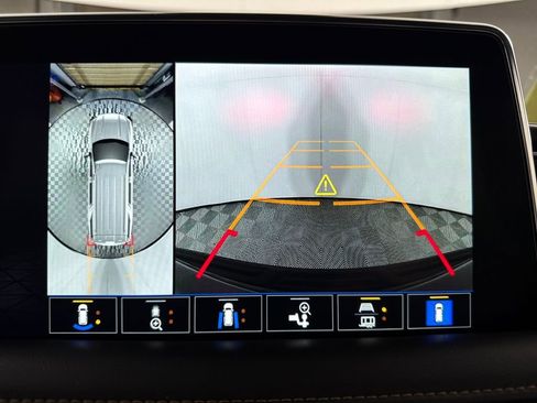 Used 2023 GMC Yukon XL AT4 w/ AT4 Premium Package image 15