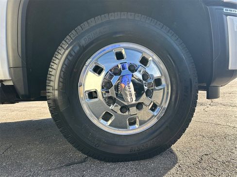 Used 2024 GMC Sierra 3500 Denali w/ Denali Reserve Package image 13