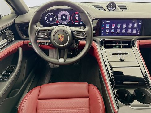 Used 2024 Porsche Panamera 4 image 25