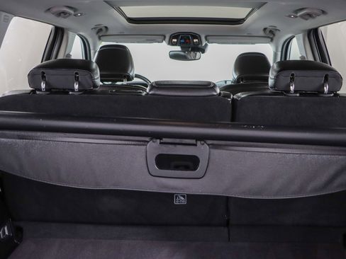 Used 2023 Jeep Grand Cherokee Limited image 29