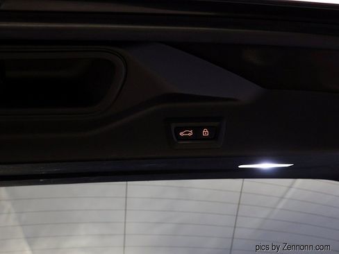 Used 2021 BMW X5 xDrive40i AWD/4WD image 32