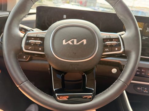 Used 2026 Kia Carnival SX Prestige FWD image 17