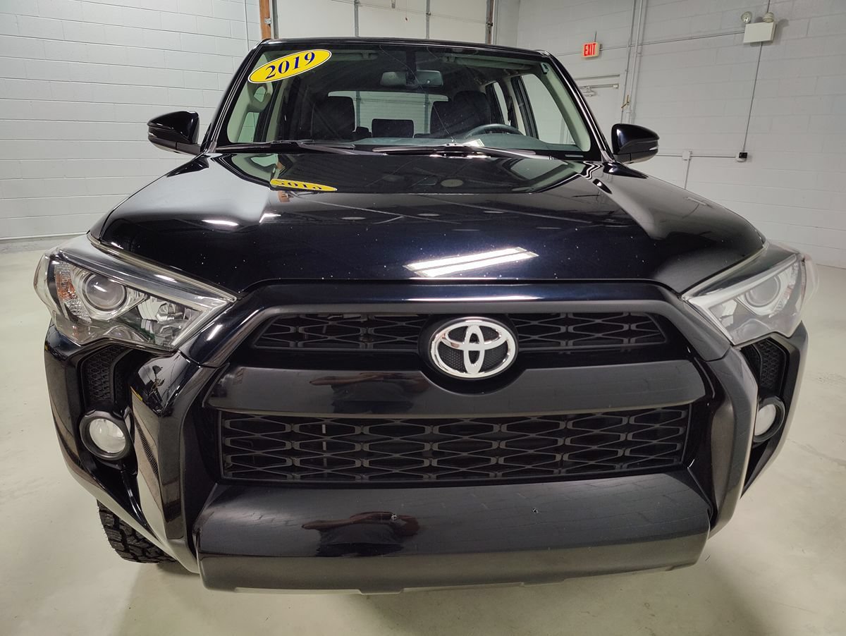 Used 2019 Toyota 4Runner SR5 Premium AWD/4WD image 3
