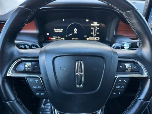 Used 2023 Lincoln Nautilus Reserve w/ Luxury Package image 23