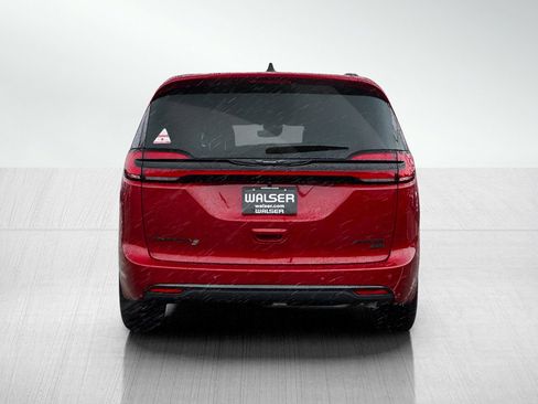 New 2026 Chrysler Pacifica Limited AWD/4WD image 5