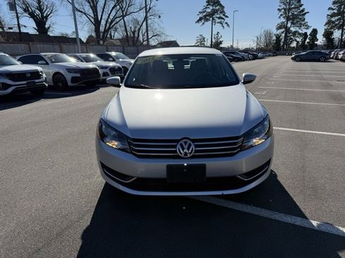 Used 2012 Volkswagen Passat 2.5 SE image 2