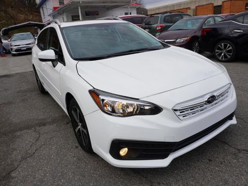Used 2022 Subaru Impreza 2.0i Premium image 4