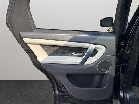 Used 2022 Land Rover Discovery Sport SE R-Dynamic image 39