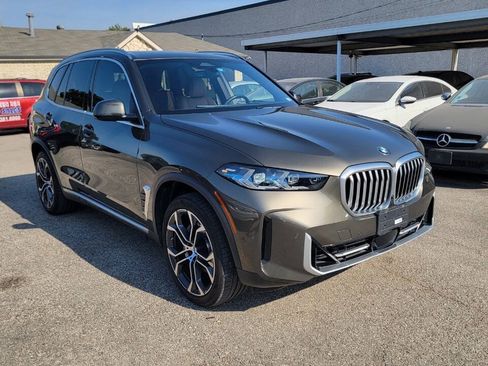 Used 2024 BMW X5 sDrive40i w/ Premium Package RWD image 2