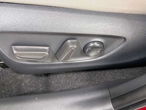 Certified 2025 Toyota RAV4 XLE w/ Convenience Package AWD/4WD image 14