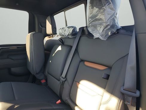 New 2025 GMC Sierra 2500 AT4 w/ AT4 Premium Plus Package image 18