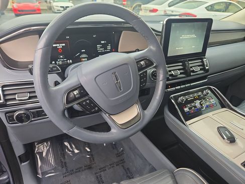 Used 2019 Lincoln Navigator Black Label AWD/4WD image 14
