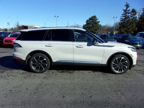 Used 2025 Lincoln Aviator Reserve w/ Equipment Group 201A AWD/4WD image 6