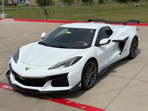Used 2026 Chevrolet Corvette Z06 RWD image 13