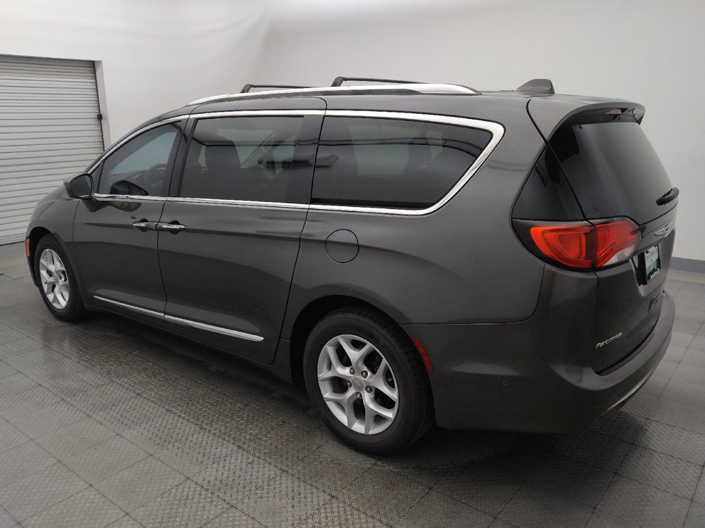 Used 2017 Chrysler Pacifica Touring-L Plus w/ Advanced Safetytec Group FWD image 3