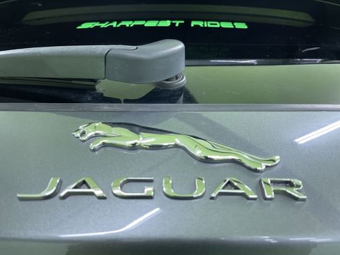 Used 2017 Jaguar F-PACE Premium image 13