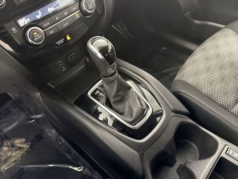 Used 2018 Nissan Rogue Sport SV w/ SV All-Weather Package image 18