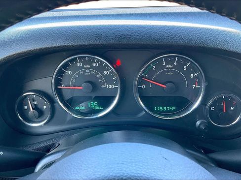 Used 2015 Jeep Wrangler Unlimited Sahara image 25