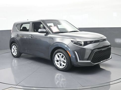 Used 2024 Kia Soul S FWD image 8