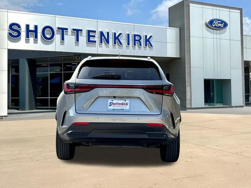 Used 2025 Lexus NX 250 FWD image 7