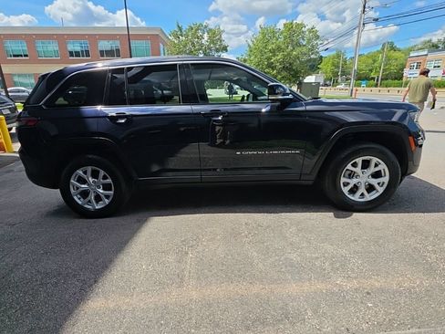 Used 2023 Jeep Grand Cherokee Limited AWD/4WD image 7