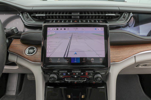 Used 2022 Jeep Grand Cherokee Summit w/ Adv Protech Group IV AWD/4WD image 13