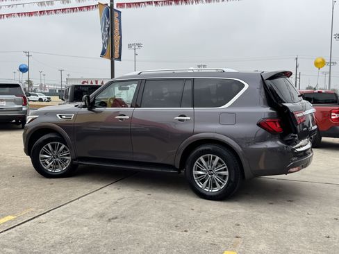 Used 2024 INFINITI QX80 Luxe image 11