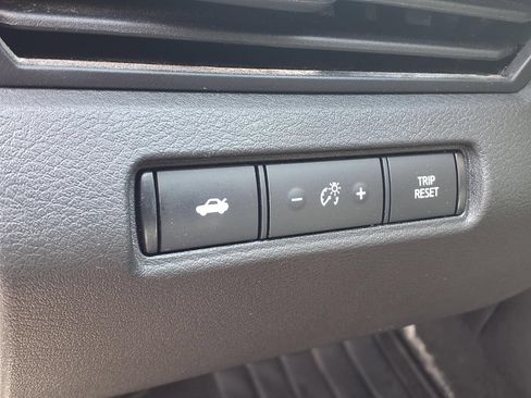 Used 2024 Nissan Altima 2.5 SV FWD image 21