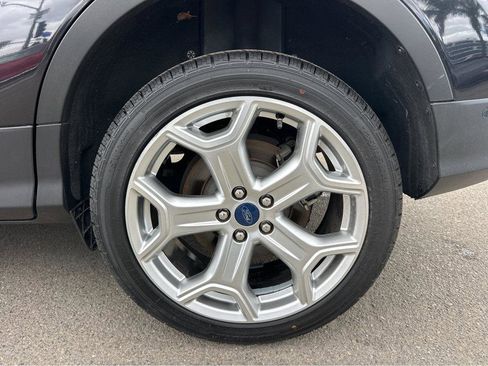 Used 2019 Ford Escape Titanium FWD image 14