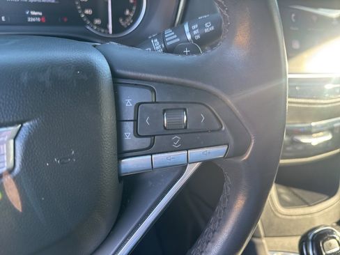 Used 2023 Cadillac XT6 Luxury image 26