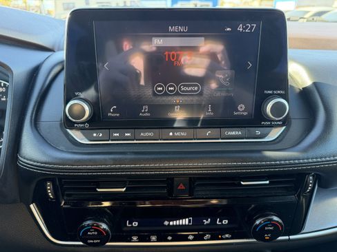 Used 2023 Nissan Rogue SV FWD image 15