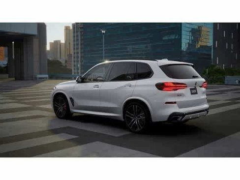 Used 2026 BMW X5 xDrive40i w/ M Sport Package AWD/4WD image 2