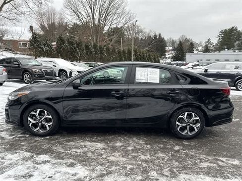 Used 2021 Kia Forte LXS image 2