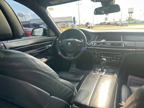 Used 2014 BMW 750Li xDrive image 12