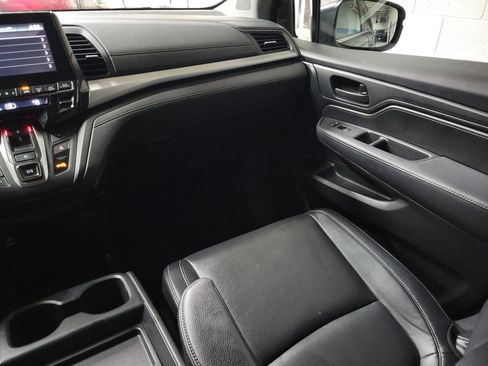Used 2023 Honda Odyssey EX-L image 16