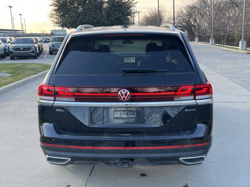 Certified 2025 Volkswagen Atlas SEL image 9