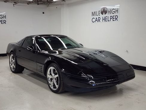 Used 1994 Chevrolet Corvette Coupe image 3