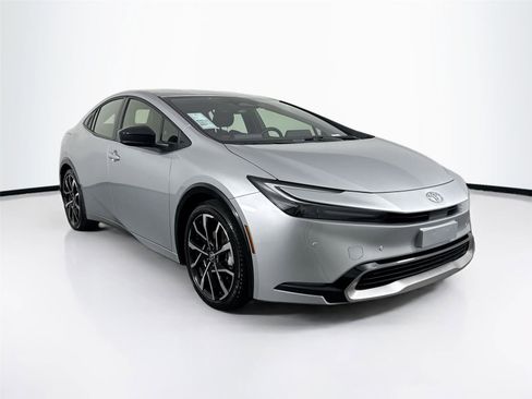 Certified 2025 Toyota Prius Plug-In Hybrid image 10