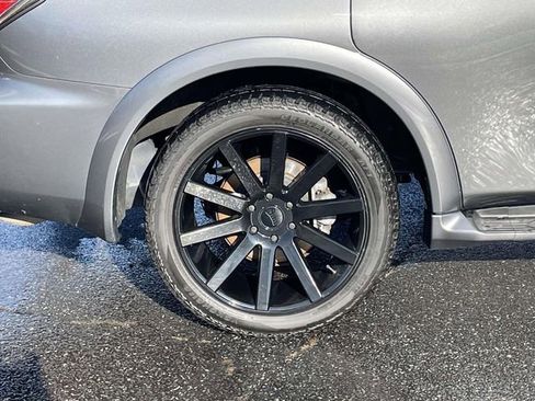 Used 2020 Nissan Armada SV image 9