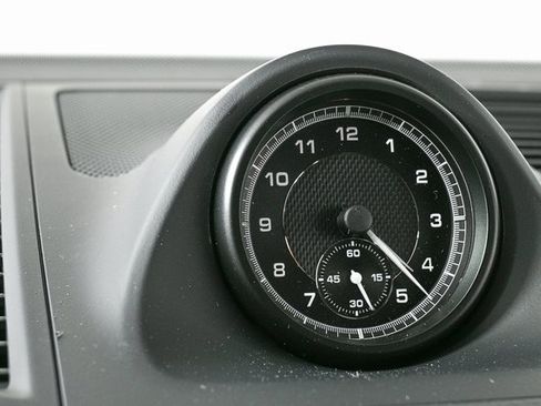 Certified 2025 Porsche Macan image 18