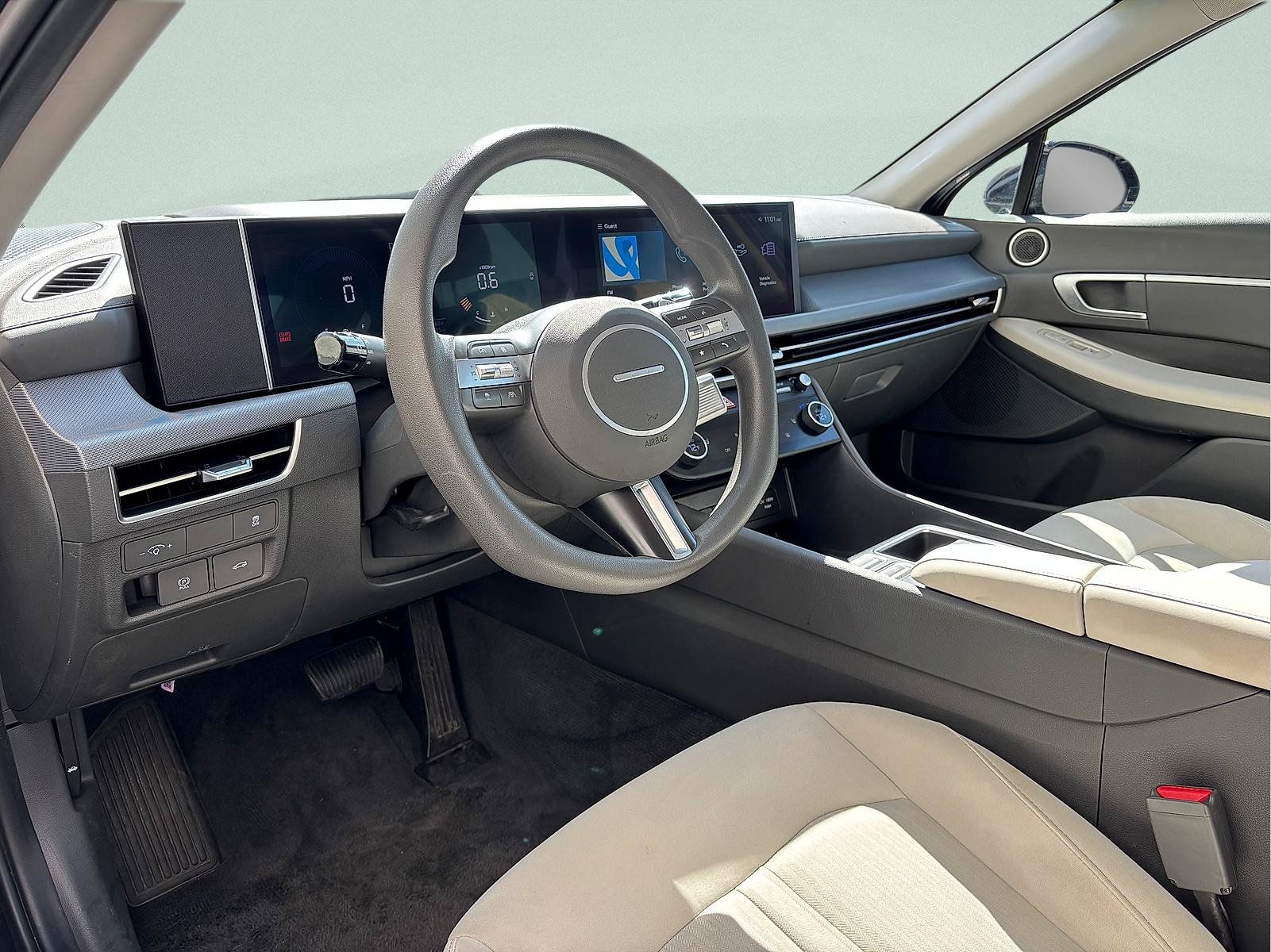 Used 2025 Hyundai Sonata SEL FWD image 13