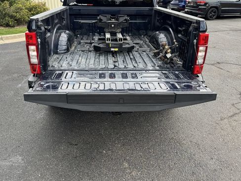 Used 2022 Ford F250 Lariat w/ Lariat Ultimate Package AWD/4WD image 9